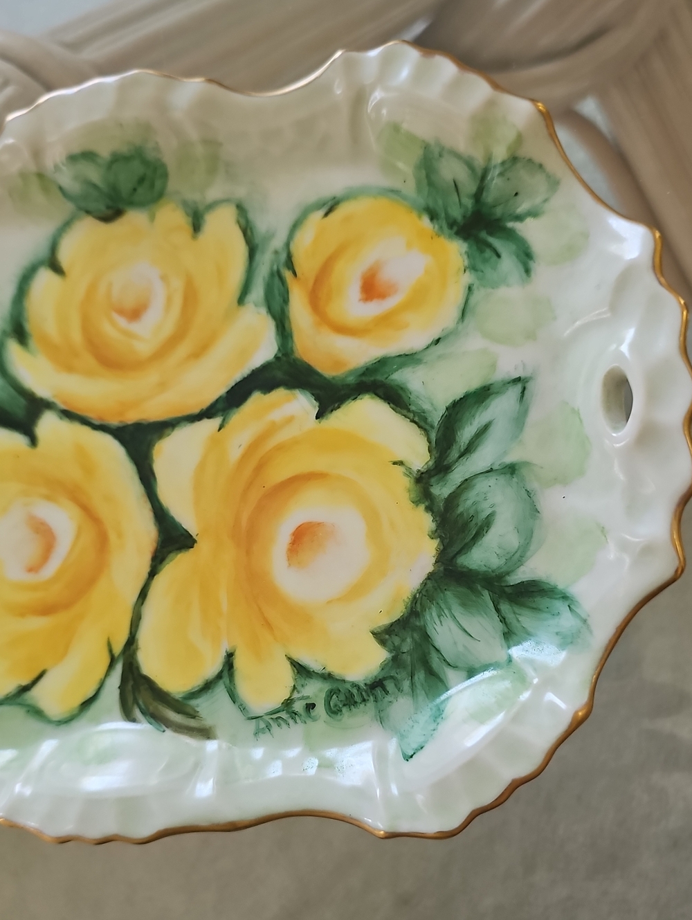 Beautiful Vintage Hand-Painted Yellow Roses Porcelain Serving Tray/Platter - Picture 7 of 8